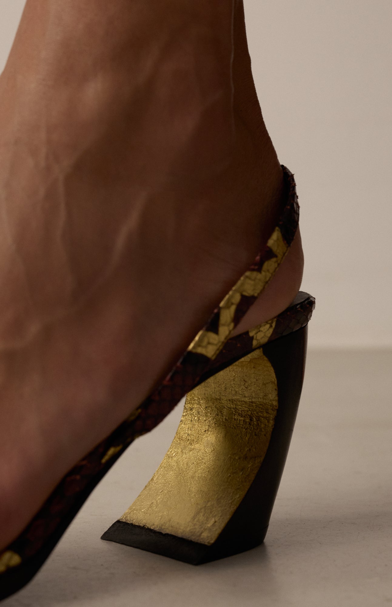 SELENA GOLD PYTHON
