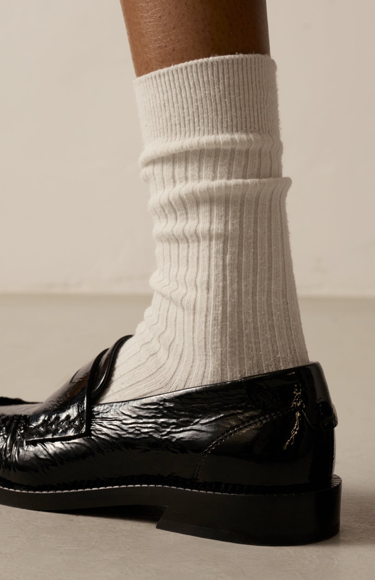 GRETA GLOSSY BLACK